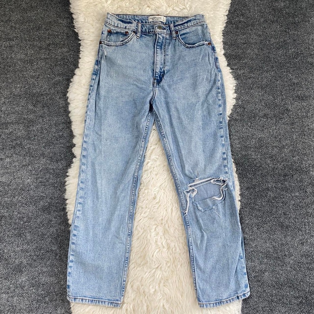 ABERCROMBIE & FITCH DISTRESSED CURVE LOVE LIGHT WASH ULTRA HIGH RISE ANKLE JEANS